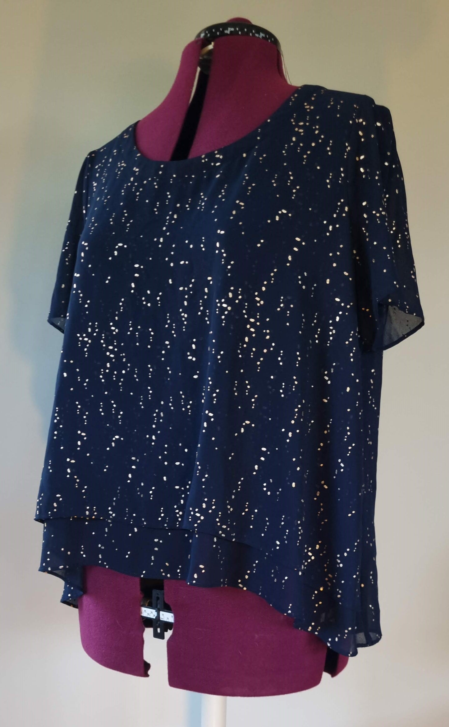 Black patterned swing top (Size 16)