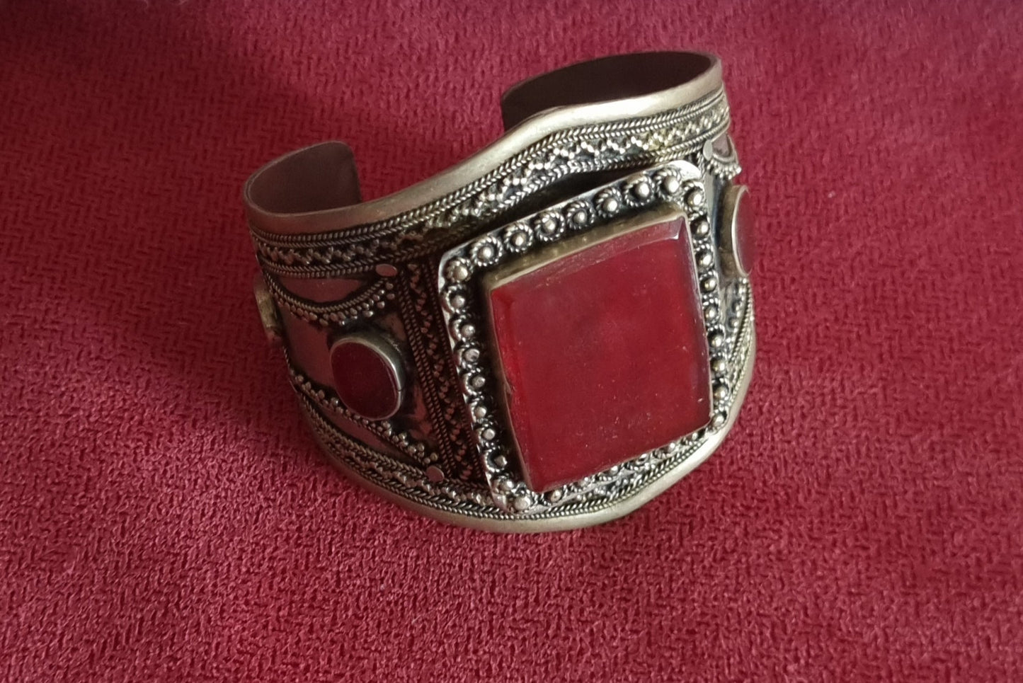 Faux Carnelian Turkman handcuff (Size S)