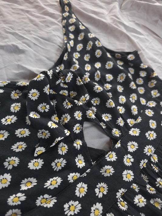 Daisy peep-hole dress